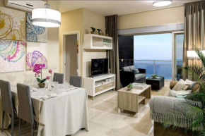 Lujo piso nuevo 1linea de playa+piscina y garaje